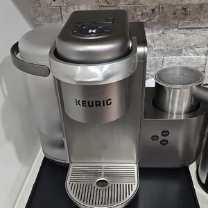 Keurig K-cafe Metallic Coffee Brewer And Storage Bundle